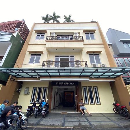 Отель Oyo 2357 Syariah Grand Raudhah Джакарта Экстерьер фото
