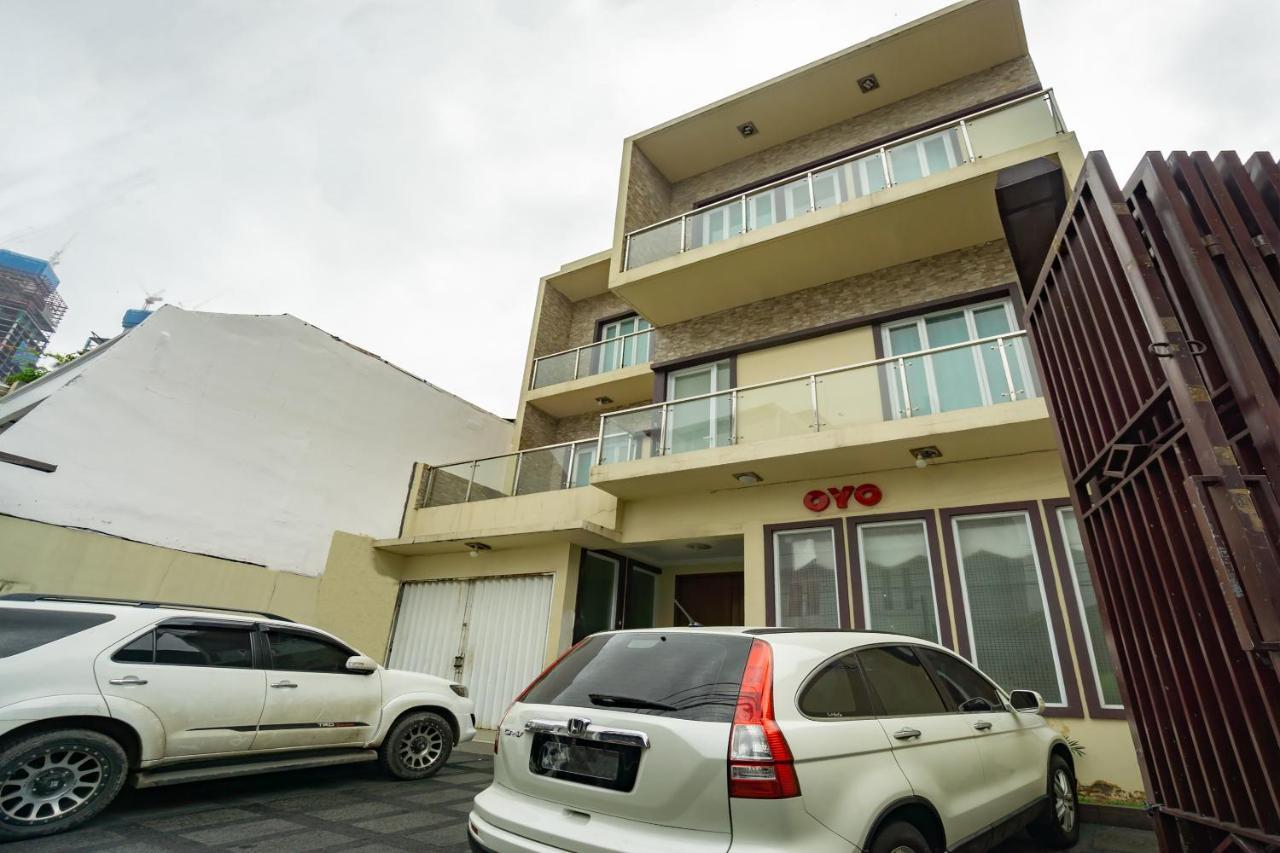 Отель Oyo 2357 Syariah Grand Raudhah Джакарта Экстерьер фото