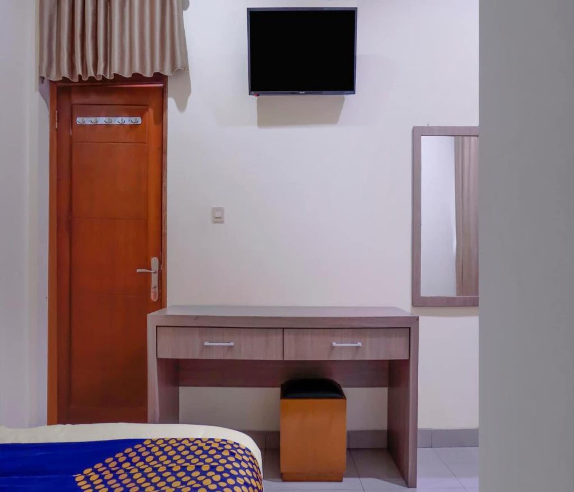 Отель Oyo 2357 Syariah Grand Raudhah Джакарта Экстерьер фото